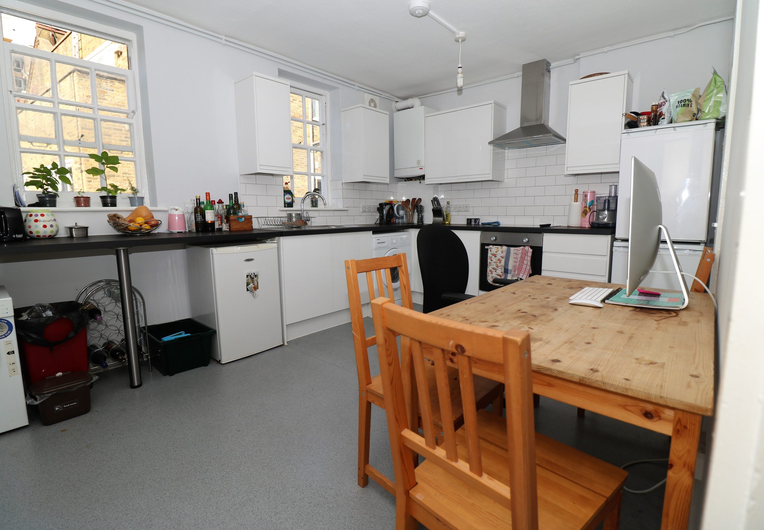 The Mansions in N19. Three double bedroom flat near Archway/ Crouch End side of Highgate