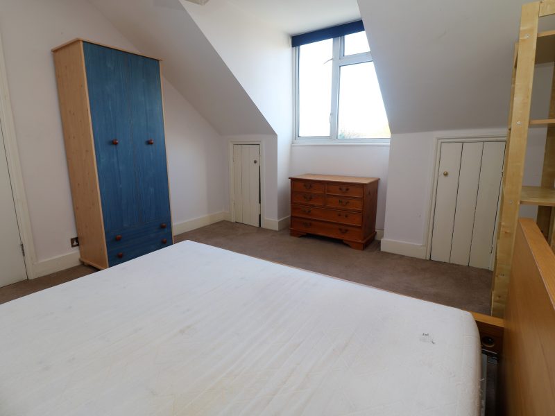 Enormous split level 3 double bed Maisonette in Hornsey N8.