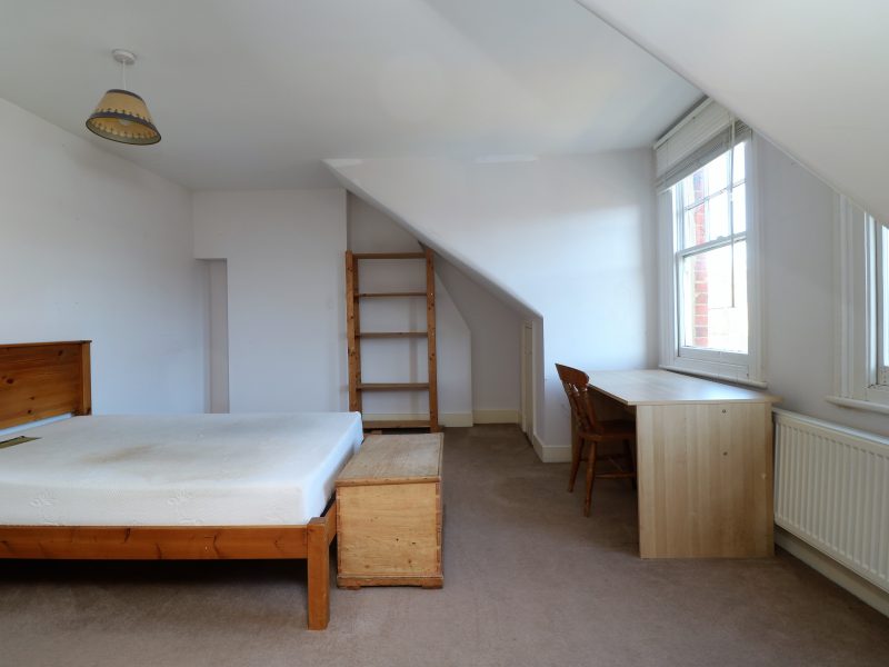 Enormous split level 3 double bed Maisonette in Hornsey N8.