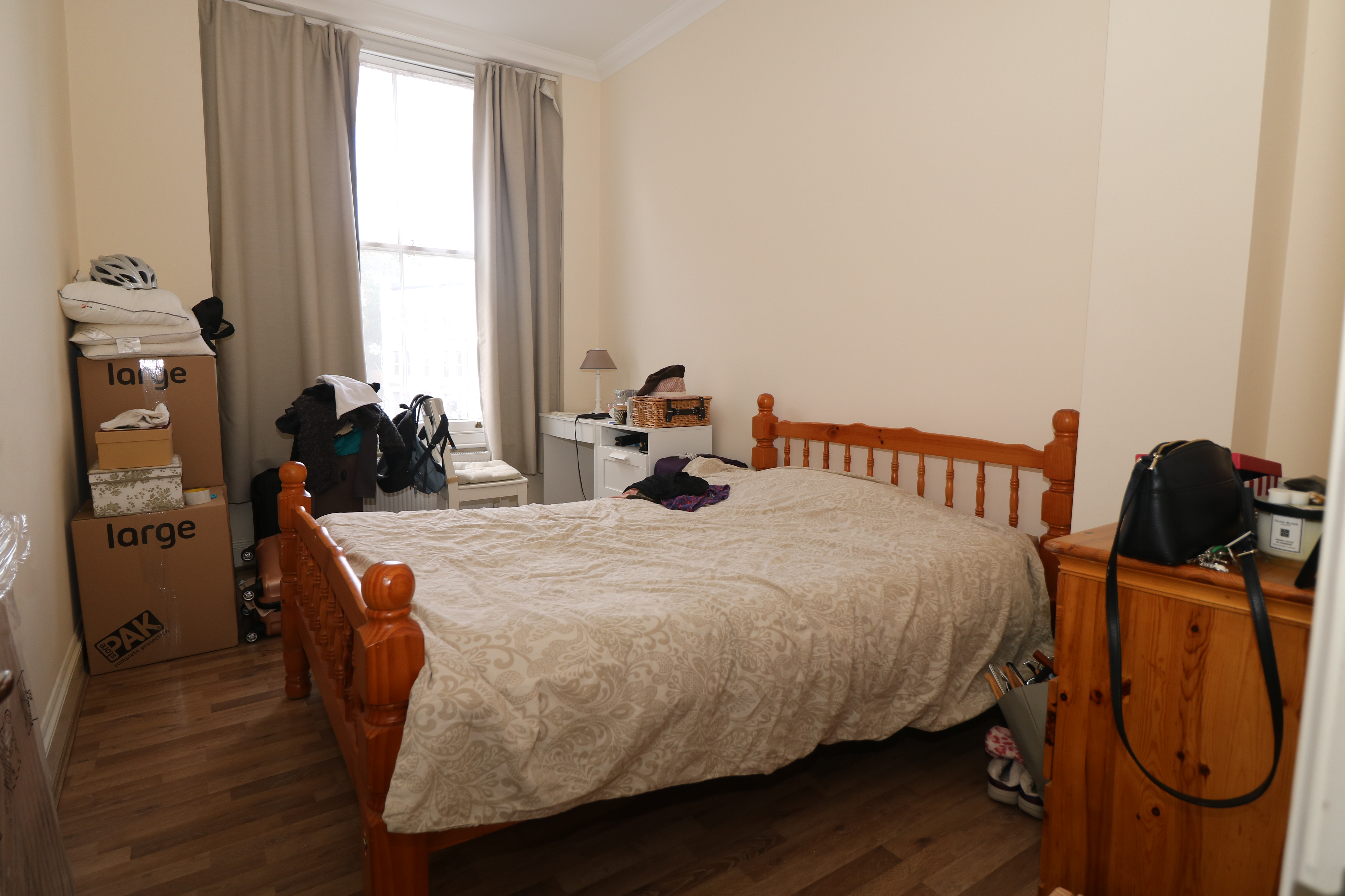 First floor 2 double bedroom flat in Islington, N4. Wood floors, separate lounge and kitchen great condition near zone 2 tube