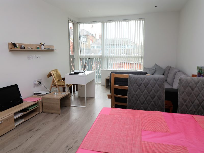 Stunning first floor two double bedroom flat with two stylish bathrooms, modern kitchen, concierge and gym in leafy, N8