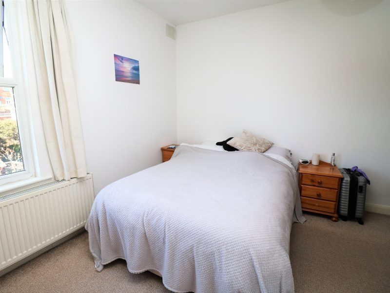 Top floor one bedroom in Crouch End, N8. Leafy streets, bars and restaurants with lots of open spaces.