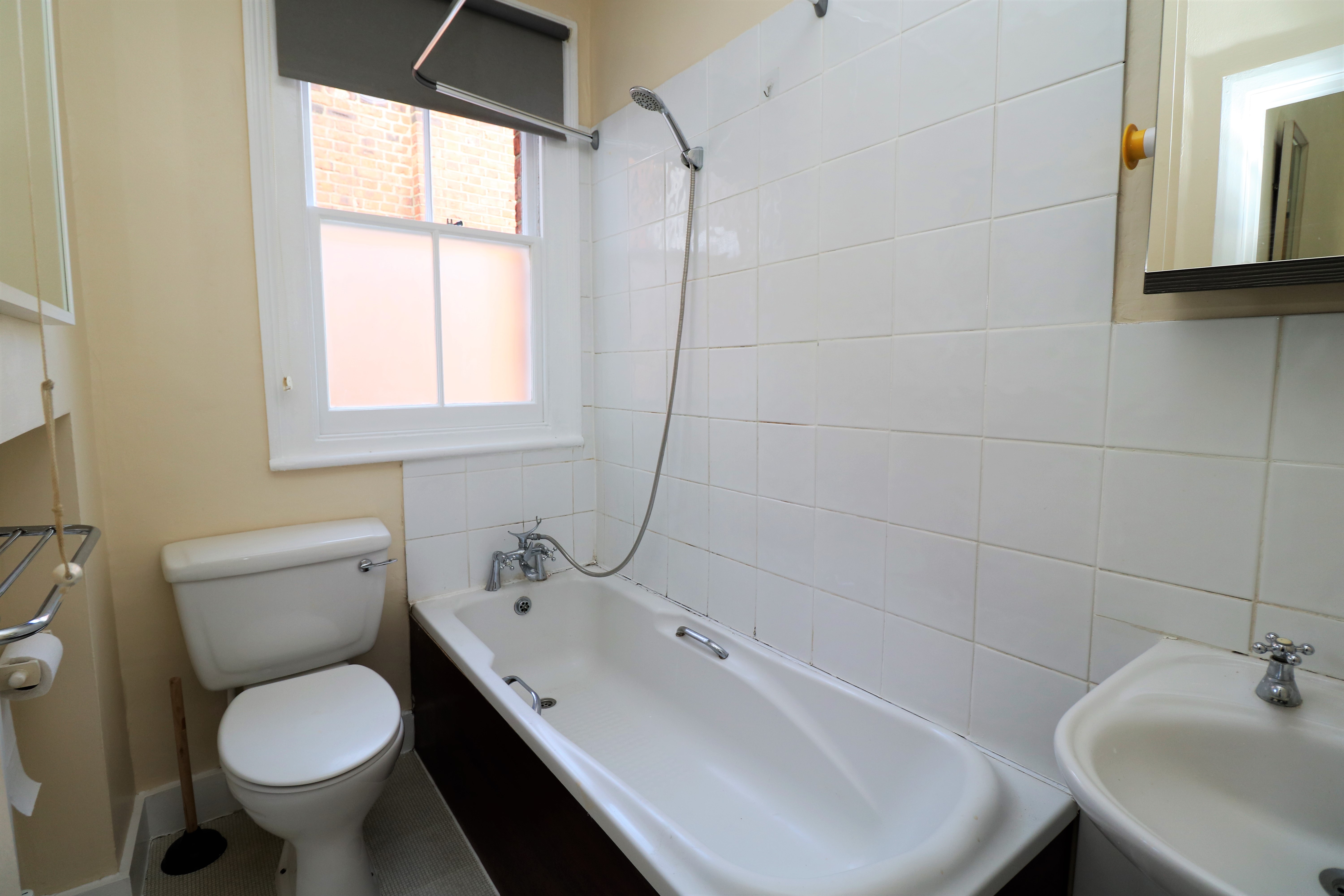 Top floor split level one bedroom flat in N8 near Crouch End and Turnpike Lane