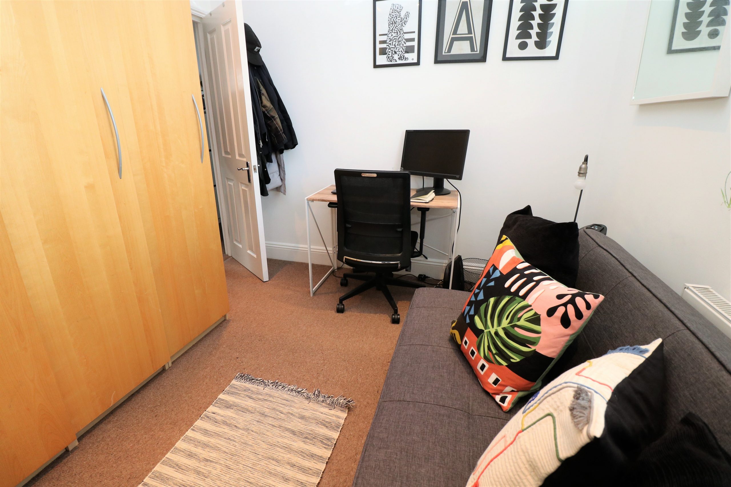 Split level two-double bedroom flat present in excellent condition in Archway, N19
