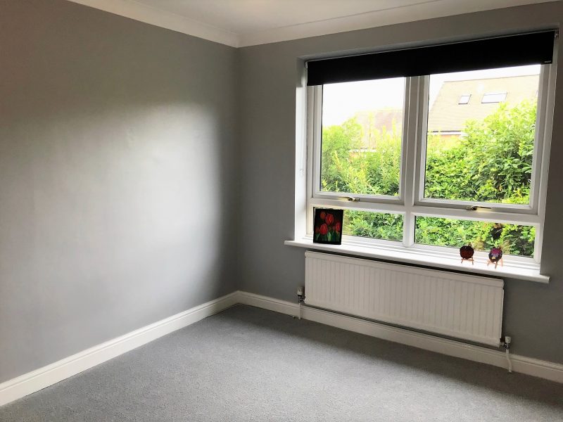 Central St Albans, One bedroom flat with a parking space and courtyard.